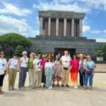 Vietnam, mausoleo, ho chi minh, grupo mujeres