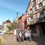 kaysersberg, alsacia, grupo mujeres