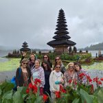 Templo Ulun Danu Beratan, Bali, Grupo mujeres