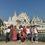 Wat Rong Khun, Tailandia, grupo mujeres