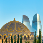 Mezquita Taza Pir Mezquita Flame Towers, Baku, Azerbaiyan,