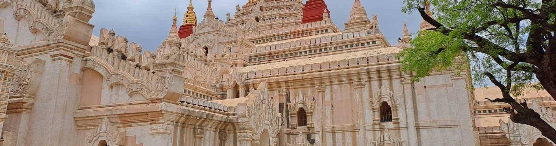 Arnanda Pagoda, Myanmar, Grupo Mujeres