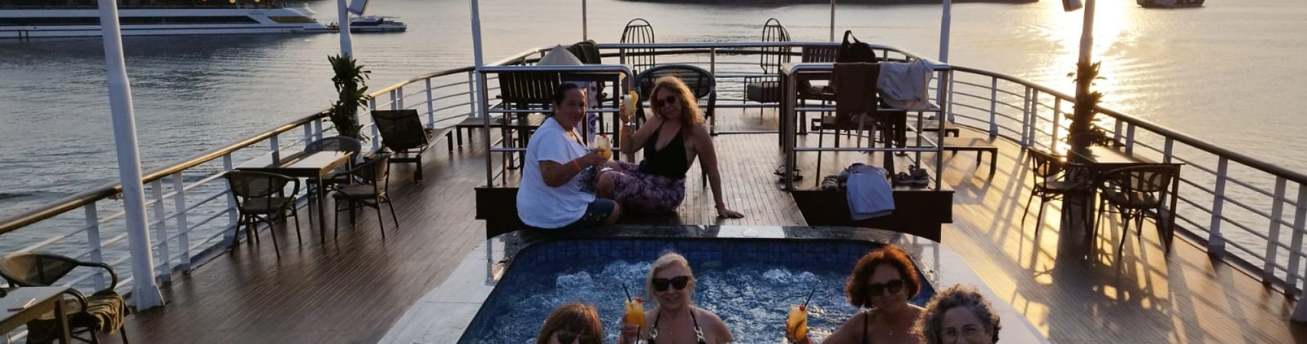 Bahía de Halong, Vietnam, Grupo Mujeres