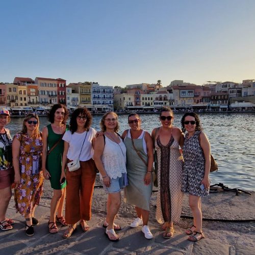 Chania, Creta, grupo mujeres