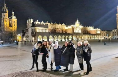 Cracovia, Polonia, Grupo mujeres