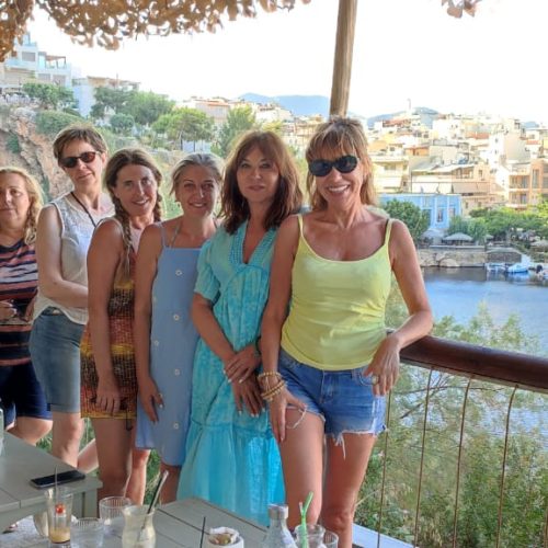 Creta, Isla, grupo mujeres