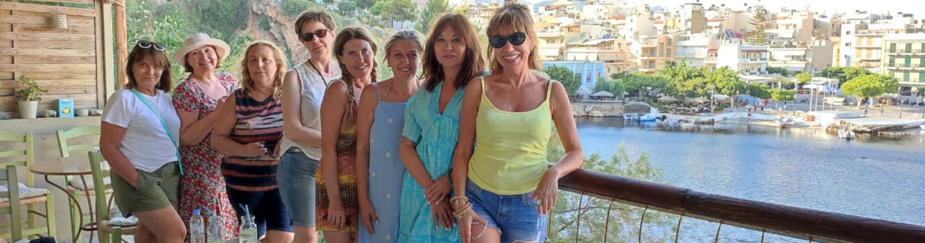 Creta, Isla, grupo mujeres