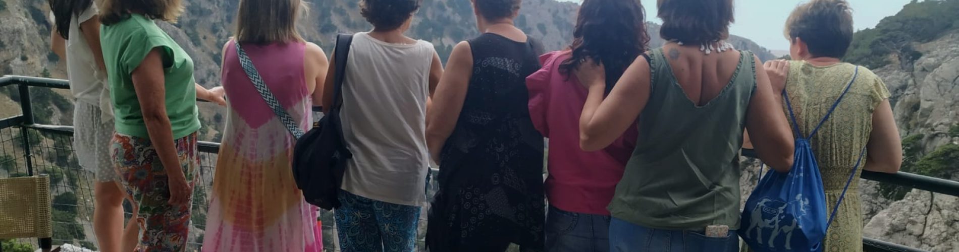 Creta, mirador, grupo de Mujeres