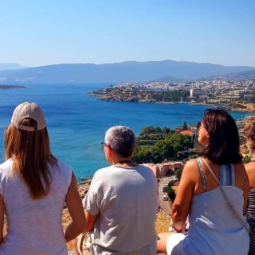 Creta, mirador, mujeres