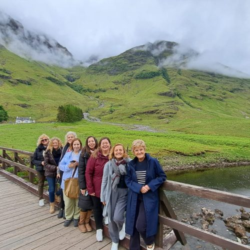 Escocia, Highlands, grupo mujeres