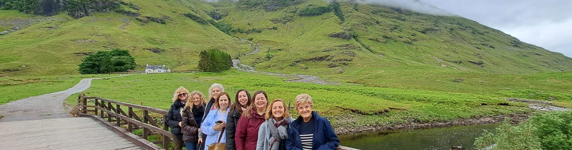 Escocia, Highlands, grupo mujeres