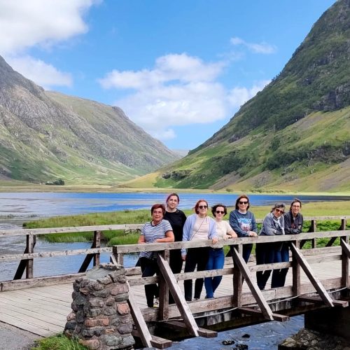Escocia, puente, grupo mujeres
