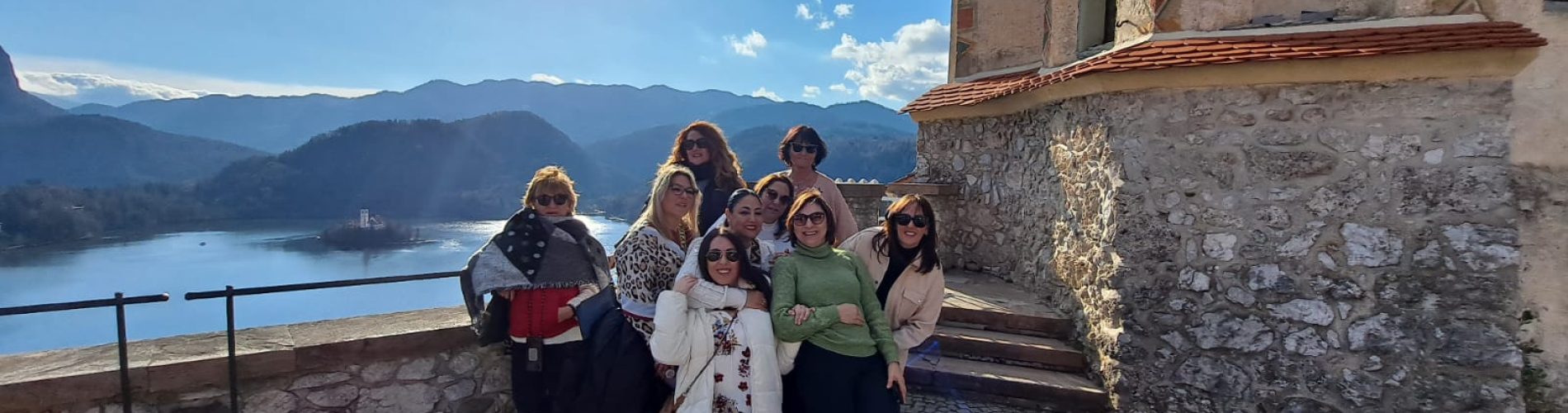 Eslovenia, Lago Bled, grupo mujeres