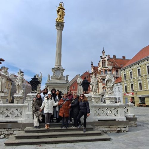 Eslovenia, Maribor, grupo mujeres