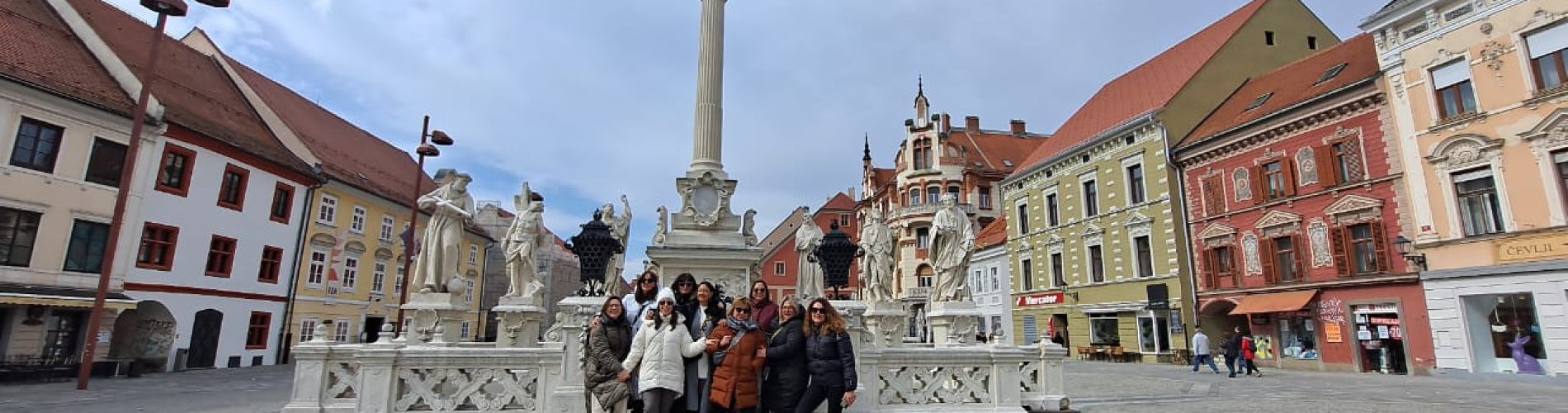 Eslovenia, Maribor, grupo mujeres