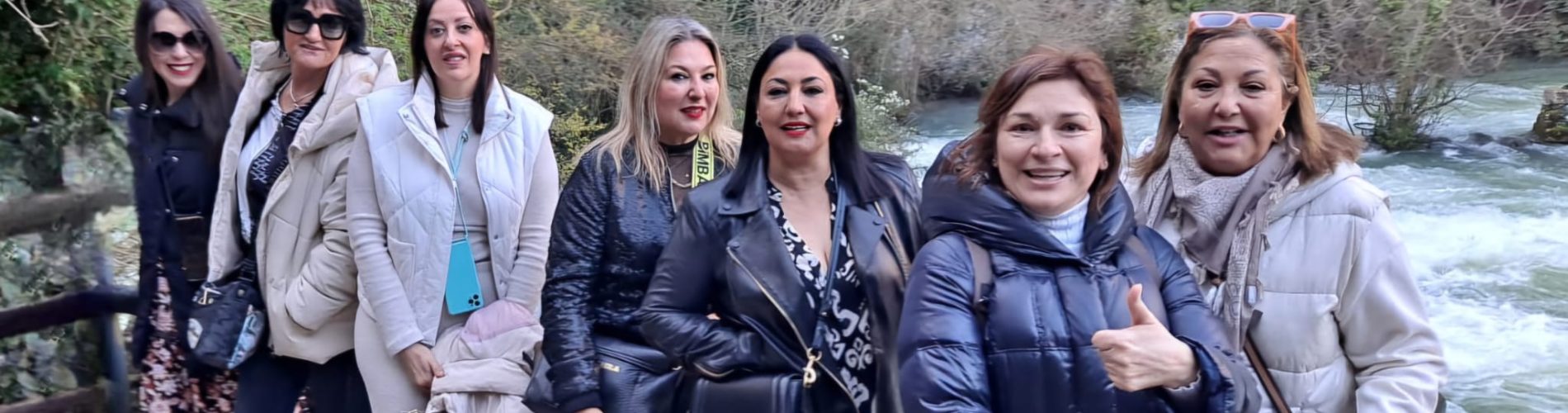 Fontaine de Vaucluse, Provenza, Grupo Mujeres