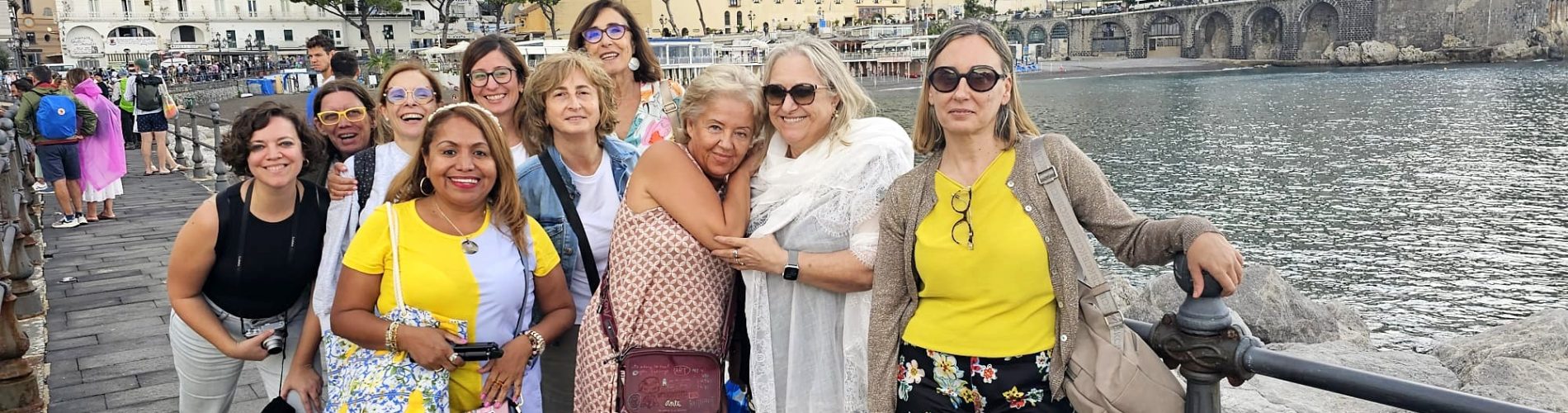 Grupo de Mujeres, Amalfi, Italia