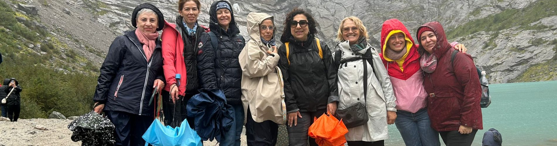 Briksdal, noruega, grupo mujeres