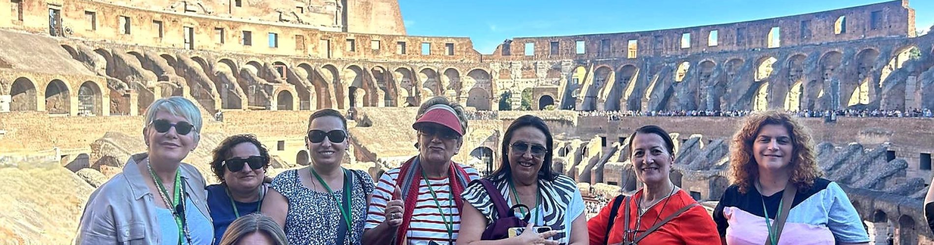 coliseum,roma,italia,grupomujeres