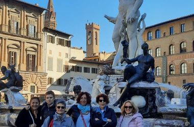 fuente neptuna, piazza della signoria, Florencia, italia, grupo mujeres