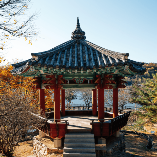 Pabellón tradicional coreano en Andong Folk Village en Andong, Ko, corea del sur