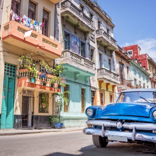 La Habana Vieja, colores, coche antiguo, Cuba