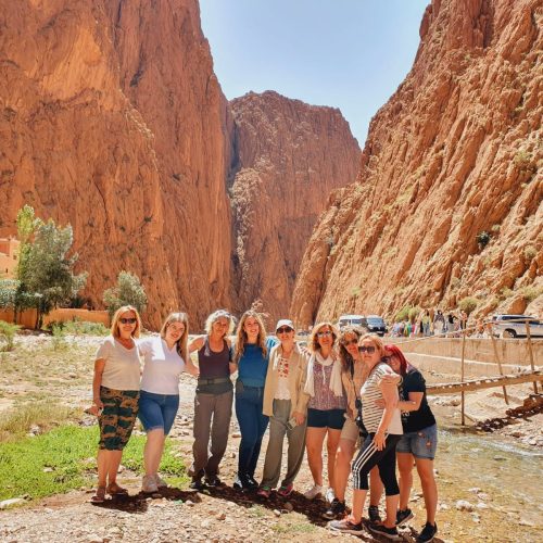 Marruecos, gargantas del Todra, grupo mujeres
