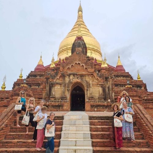 Myanmar, Bagan, Grupo Mujeres