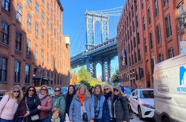 Nueva York, Puente Brooklin, grupo mujeres