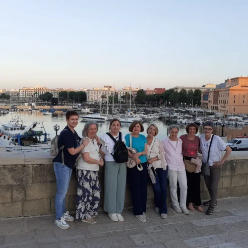 Puerto Bari, Italia, Grupo Mujeres