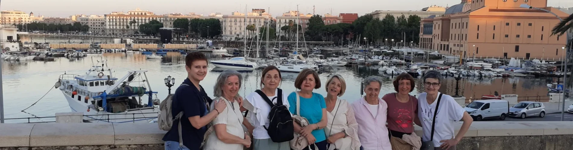 Puerto Bari, Italia, Grupo Mujeres