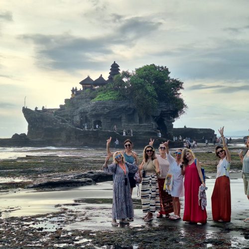 Tanah Lot, Bali, grupo Mujeres