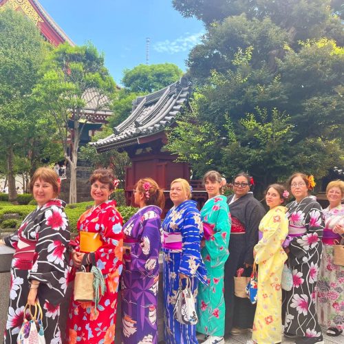 Tokio, Japón, Grupo de Mujeres