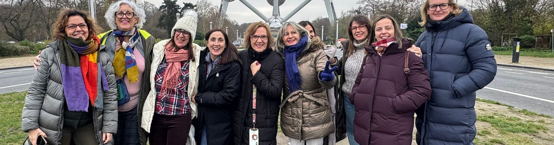 atomiun, bruselas, belgica, grupo mujeres