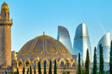 Mezquita Taza Pir Mezquita Flame Towers, Baku, Azerbaiyan,